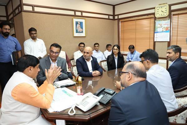 मुख्यमंत्री डॉ. यादव से मिले पारस डिफेंस एंड स्पेस टेक्नोलॉजीस कम्पनी के पदाधिकारी